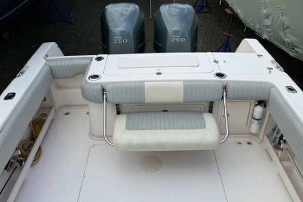 A SALT WEAPON 28ft Grady White Yacht For Sale