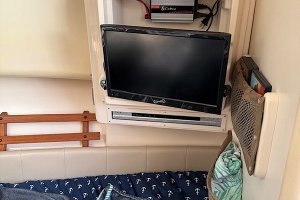 A SALT WEAPON 28ft Grady White Yacht For Sale