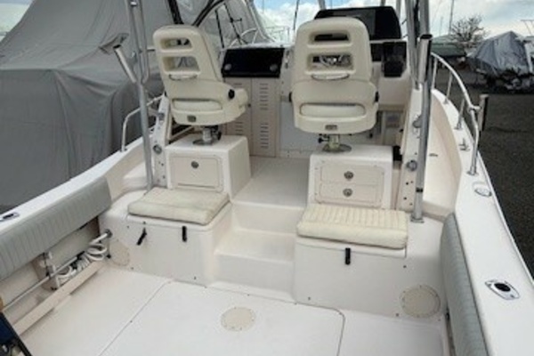 A SALT WEAPON 28ft Grady White Yacht For Sale