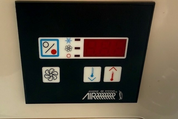 A SALT WEAPON 28ft Grady White Yacht For Sale