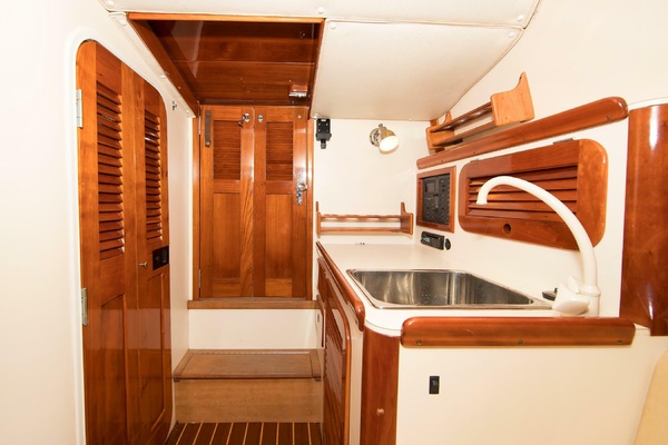 Golden Gate 29ft Hinckley Yacht For Sale