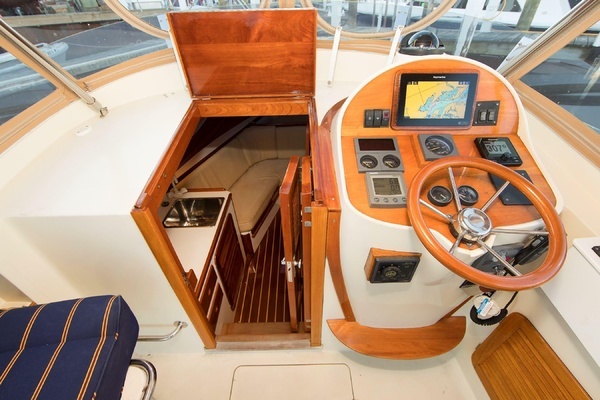 Photo of the 1997 Hinckley Runabout 29 "Golden Gate"