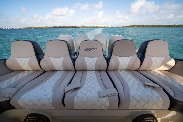 2019 Midnight Express 43