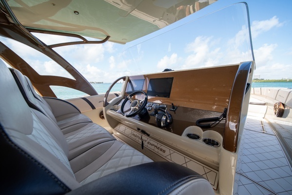 2019 Midnight Express 43