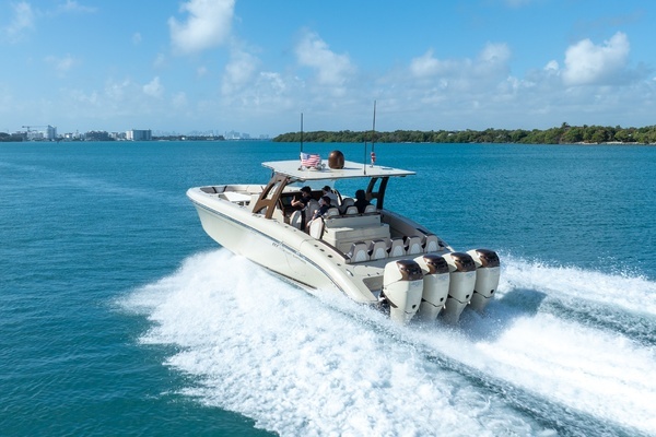 2019 Midnight Express 43