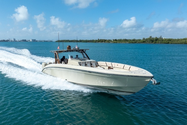 2019 Midnight Express 43