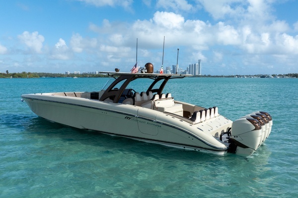 2019 Midnight Express 43