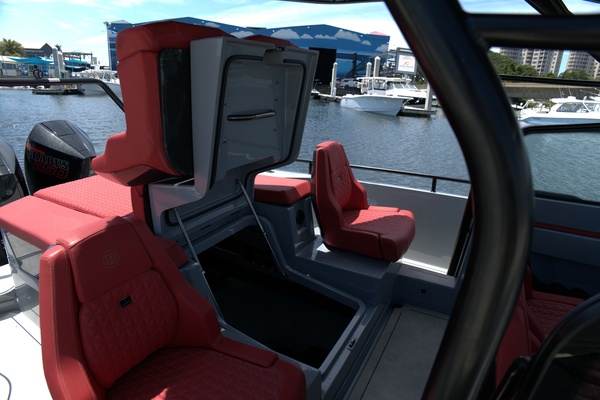 2023 Axopar 28 Brabus Shadow 500