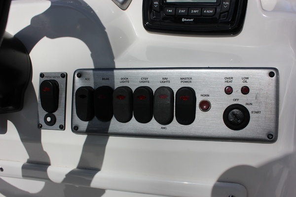 20ft NauticStar Yacht For Sale