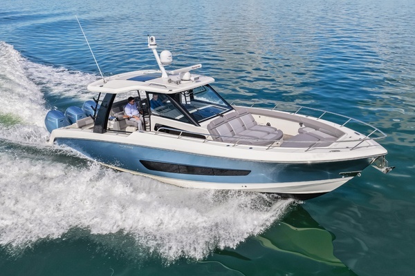 2023 Boston Whaler 42