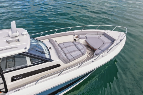2023 Boston Whaler 42