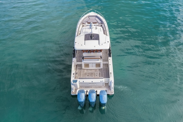 2023 Boston Whaler 42