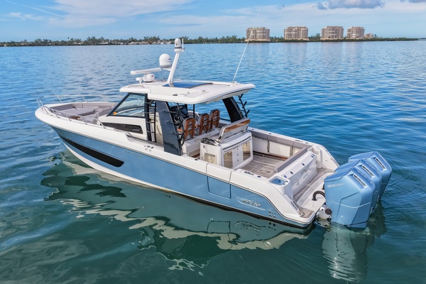 42ft Boston Whaler Yacht For Sale