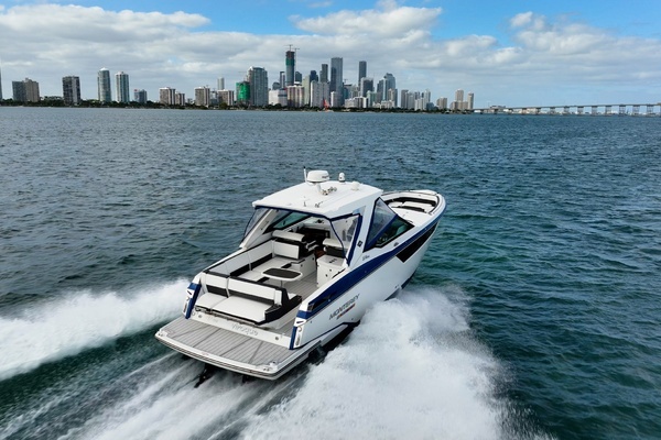 Photo of the 2021 Monterey 378SE Super Express