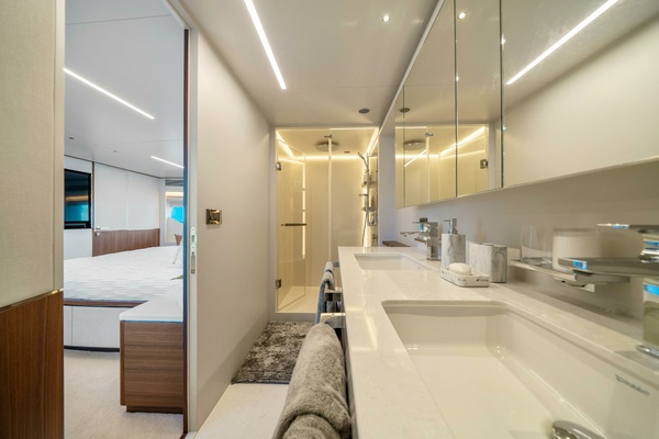 RIO 90ft Horizon Yacht For Sale