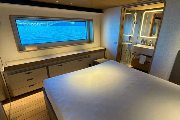 LA VETTA 127ft Custom Line Yacht For Sale