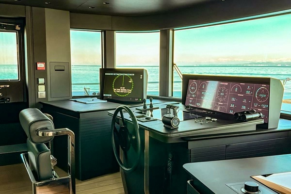 LA VETTA 127ft Custom Line Yacht For Sale