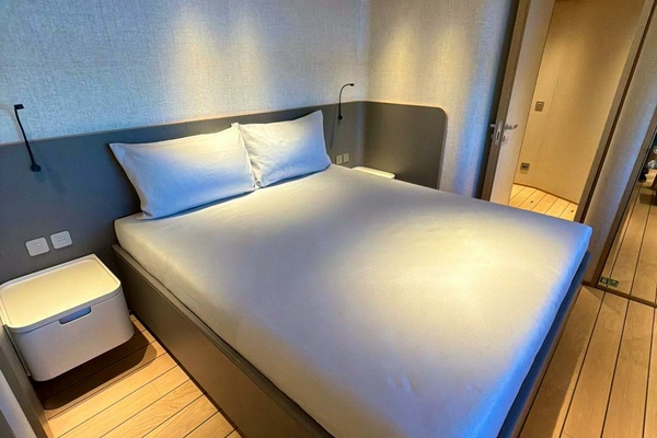 LA VETTA 127ft Custom Line Yacht For Sale