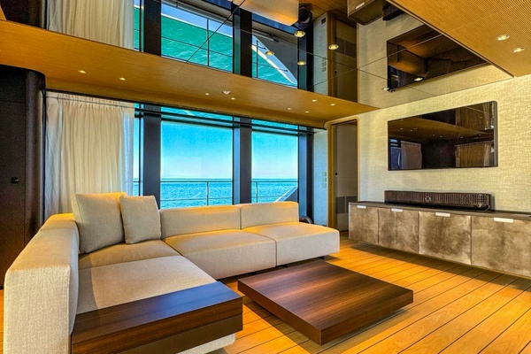 LA VETTA 127ft Custom Line Yacht For Sale