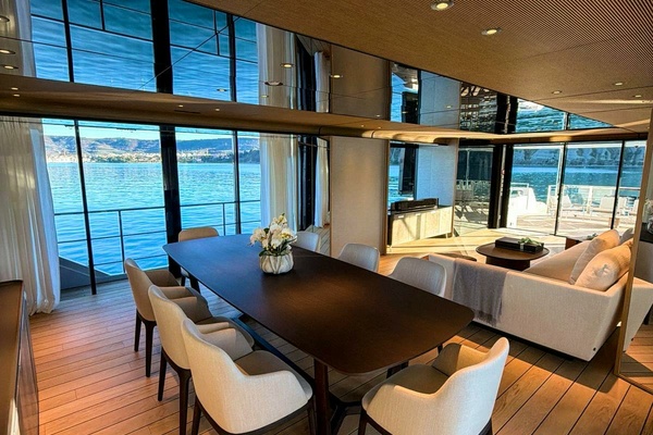 LA VETTA 127ft Custom Line Yacht For Sale