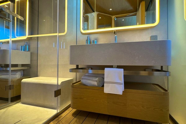 LA VETTA 127ft Custom Line Yacht For Sale