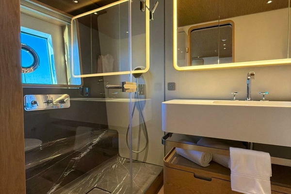 LA VETTA 127ft Custom Line Yacht For Sale