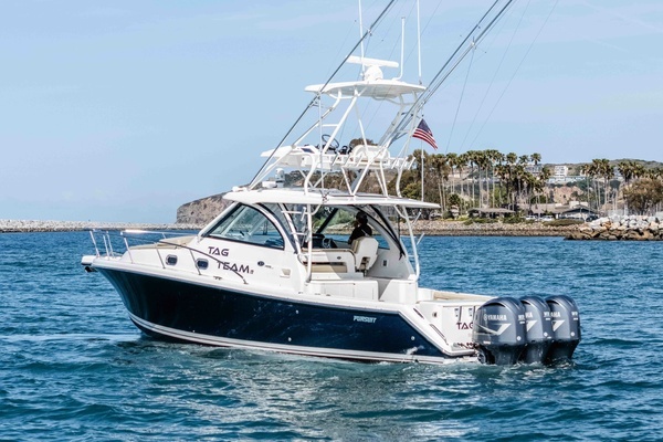 2018 Pursuit 38