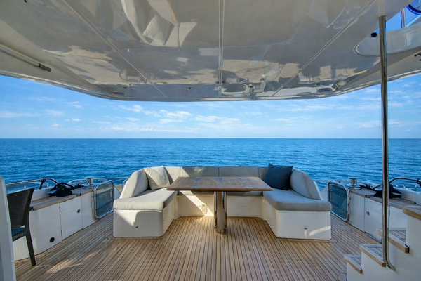 2014 Princess Yachts 73