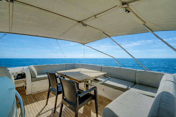 2014 Princess Yachts 73