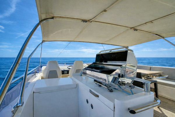 2014 Princess Yachts 73