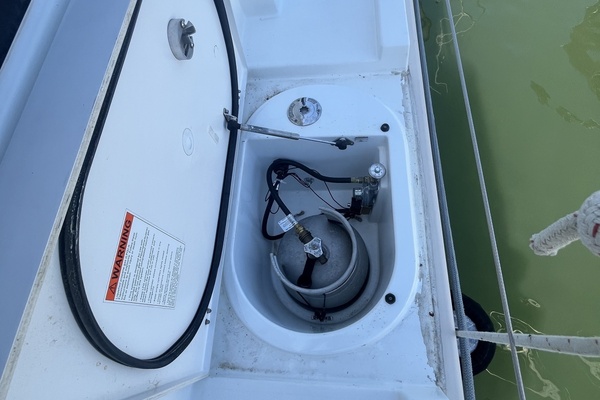 LP Gas Hatch Port Walkway