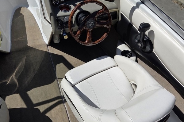 18ft Crownline Yacht For Sale
