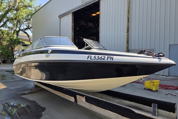 18ft Crownline Yacht For Sale