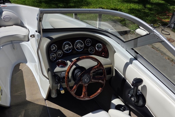 18ft Crownline Yacht For Sale