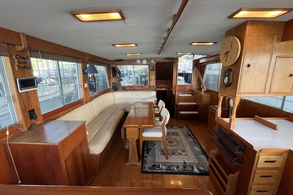 Salon From Helm