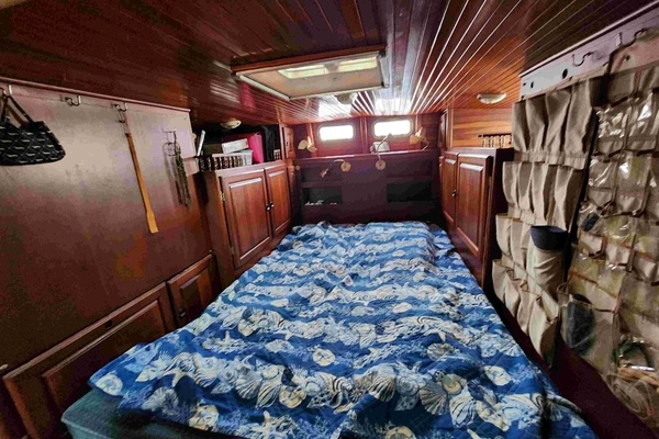 Margaritaville 39ft Bruce Roberts Yacht For Sale