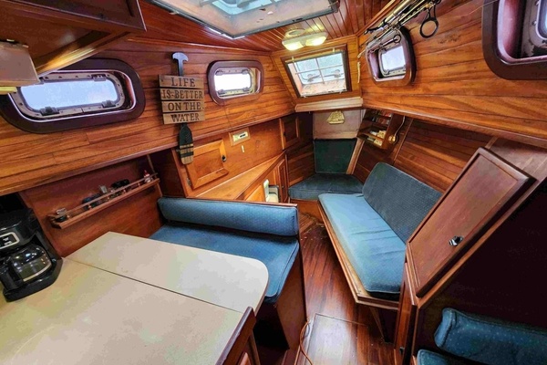 Margaritaville 39ft Bruce Roberts Yacht For Sale