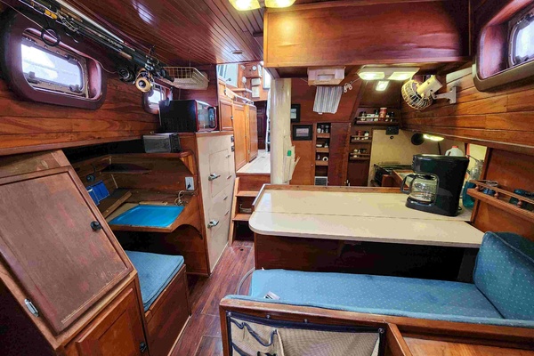 Margaritaville 39ft Bruce Roberts Yacht For Sale