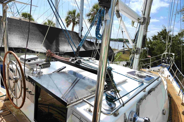 Margaritaville 39ft Bruce Roberts Yacht For Sale