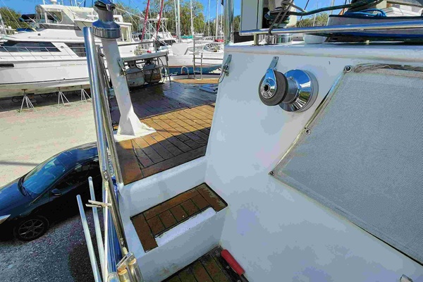 Margaritaville 39ft Bruce Roberts Yacht For Sale