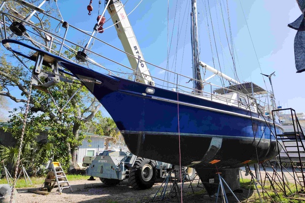 Margaritaville 39ft Bruce Roberts Yacht For Sale