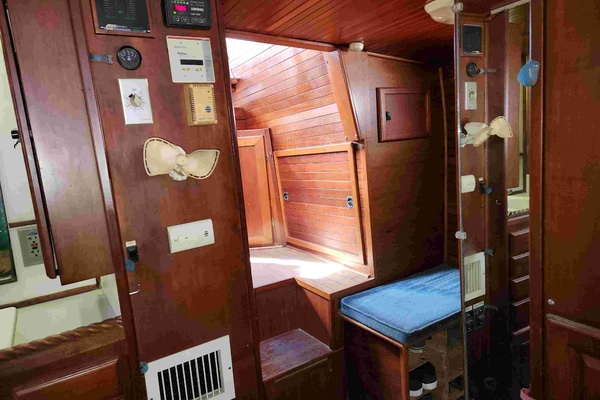 Margaritaville 39ft Bruce Roberts Yacht For Sale