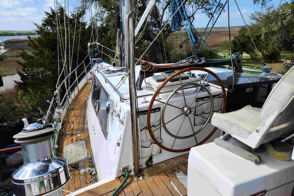 Margaritaville 39ft Bruce Roberts Yacht For Sale