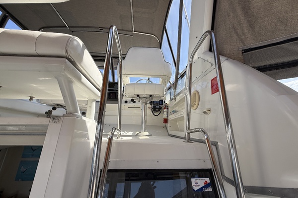 Strait Shooter 38ft Carver Yacht For Sale