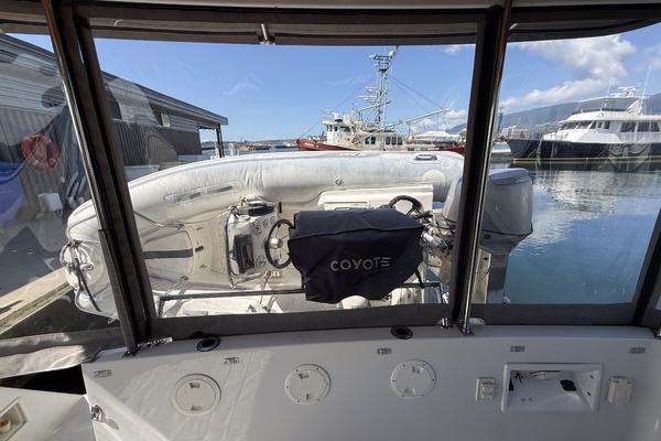 Strait Shooter 38ft Carver Yacht For Sale