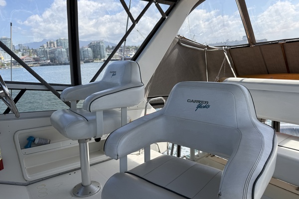 Strait Shooter 38ft Carver Yacht For Sale