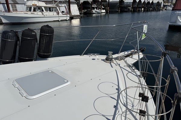 Strait Shooter 38ft Carver Yacht For Sale