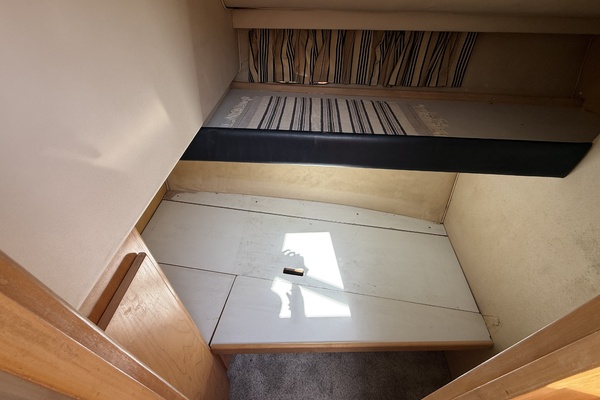 Strait Shooter 38ft Carver Yacht For Sale