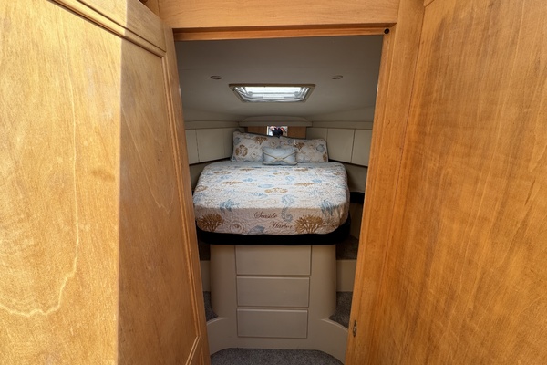 Strait Shooter 38ft Carver Yacht For Sale