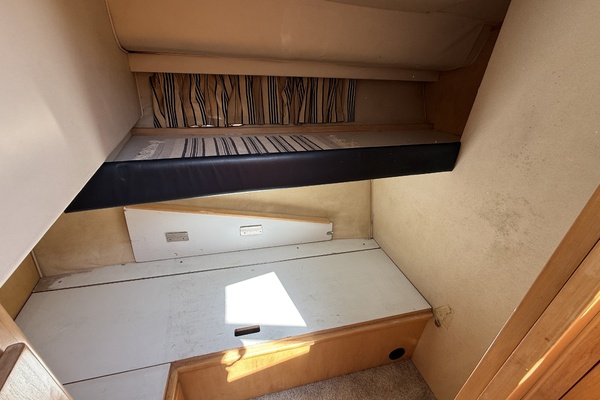 Strait Shooter 38ft Carver Yacht For Sale